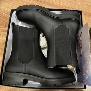 Minuit sur Terre - Chelsea Recycled Grain Leather Vegan Boot - UK7 / EU41 / US 9